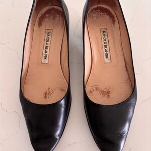 Manolo Blahnik Black Leather Pumps sized 37.5 Listony - Block heel